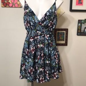 Essue mini dress NWOT (M)